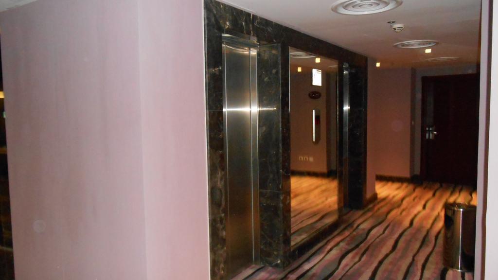 אל חובר Grand Mayral Hotel מראה חיצוני תמונה