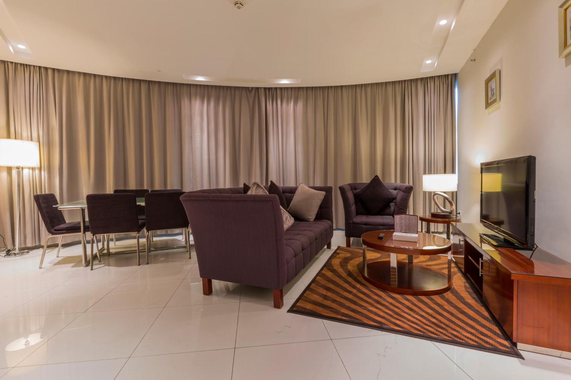 אל חובר Grand Mayral Hotel מראה חיצוני תמונה
