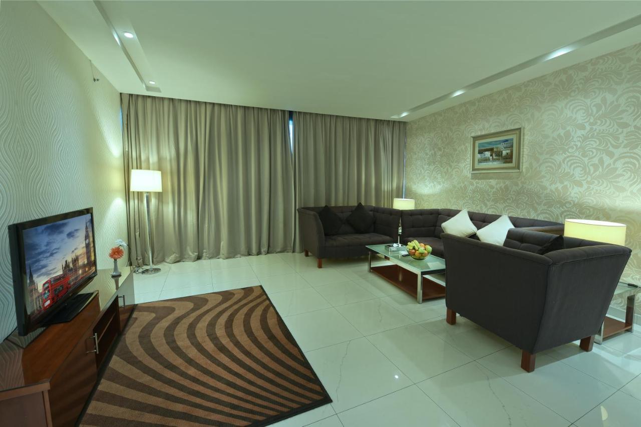 אל חובר Grand Mayral Hotel מראה חיצוני תמונה